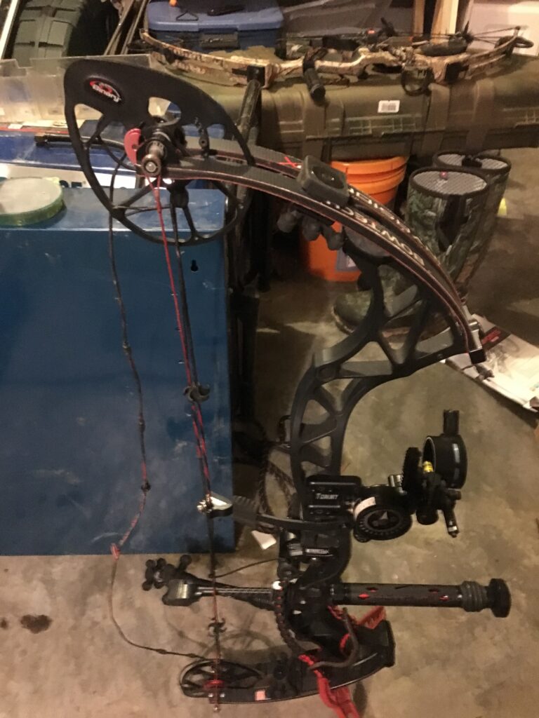 How To Fix A Derailed Bow String - Hunterzonepro